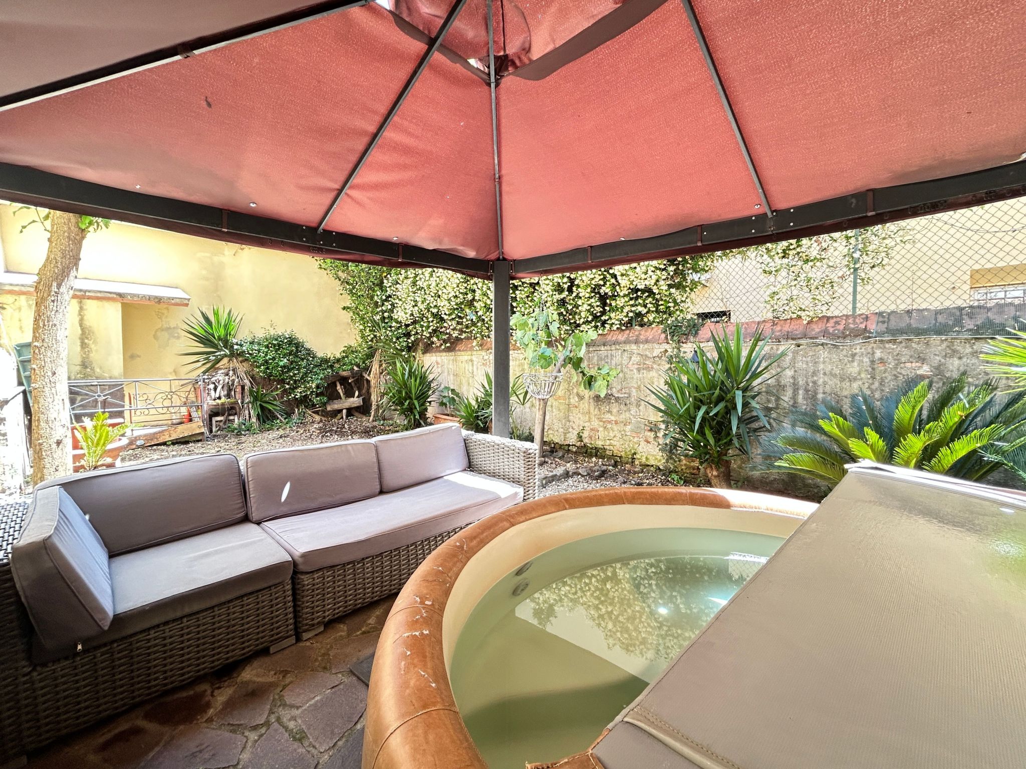 Zwei Schlafzimmer mit Garten und Whirlpool Apartment in Florence