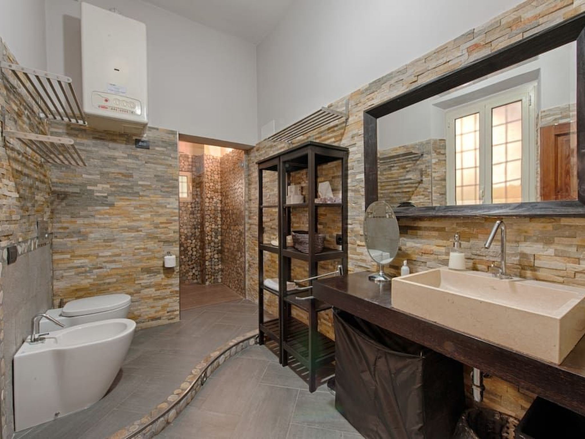 Zwei Schlafzimmer mit Garten und Whirlpool-Dedans