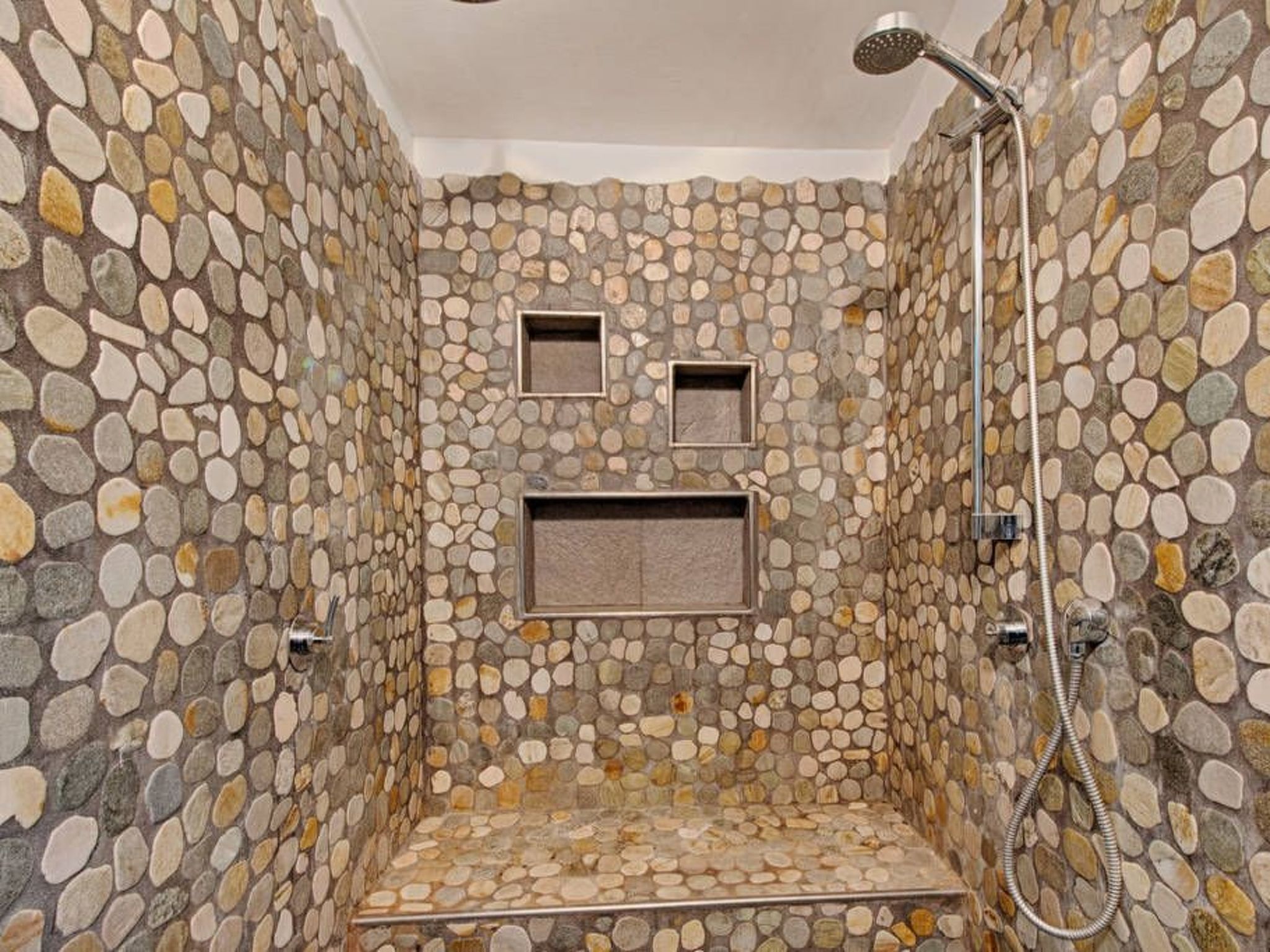 Zwei Schlafzimmer mit Garten und Whirlpool-Dedans