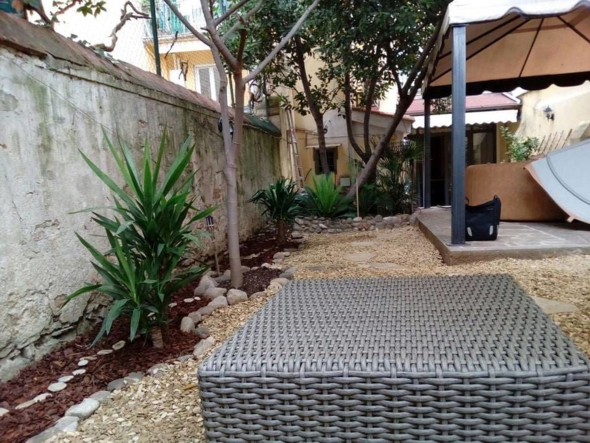 Photo of Zwei Schlafzimmer mit Garten und Whirlpool