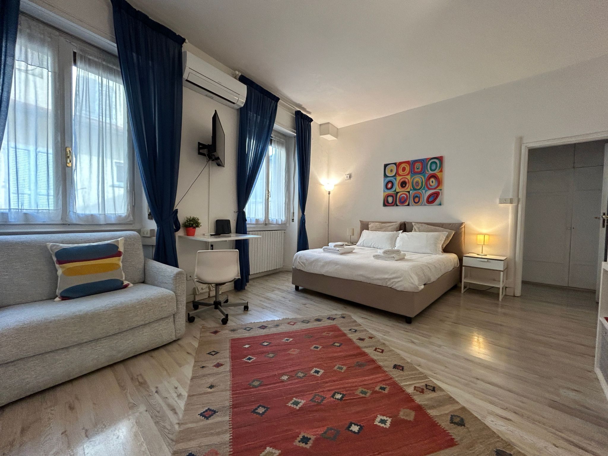 Federicas Ponte Vecchio 1bd-Drinnen