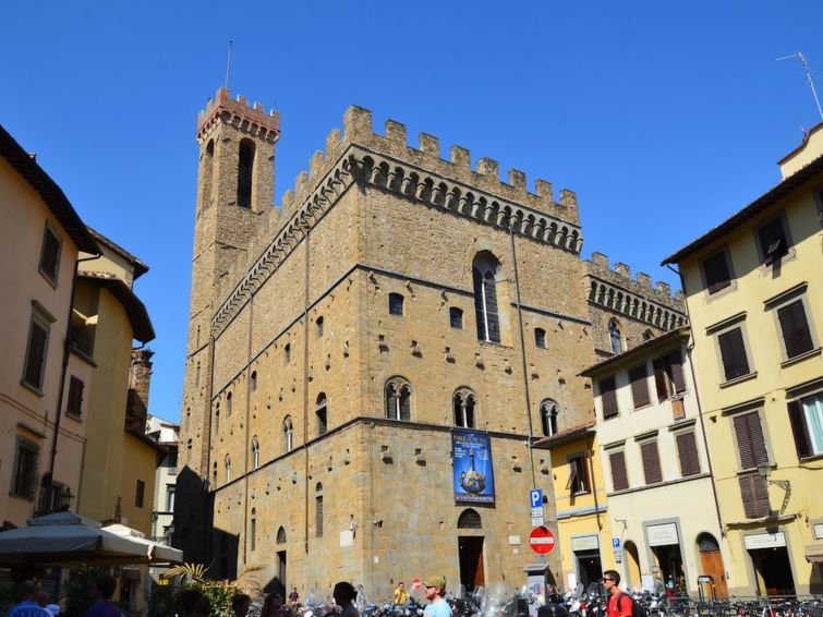 Ruim appartement San Firenze in hartje Florence voor 7 personen in Florence