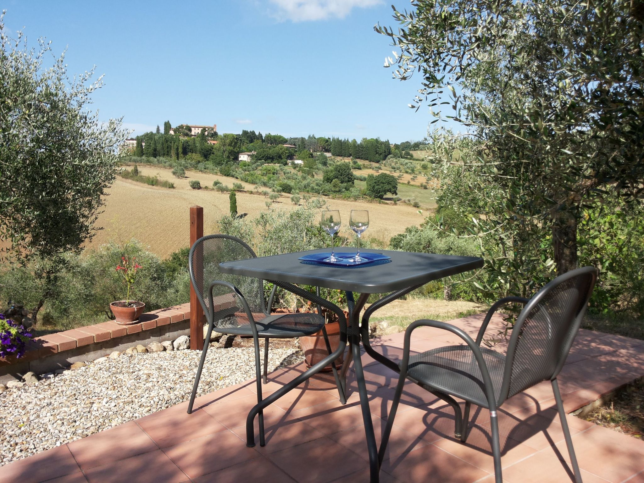 Dreizimmerwohnung für 4 Personen 3 km vom Zentru-Buiten