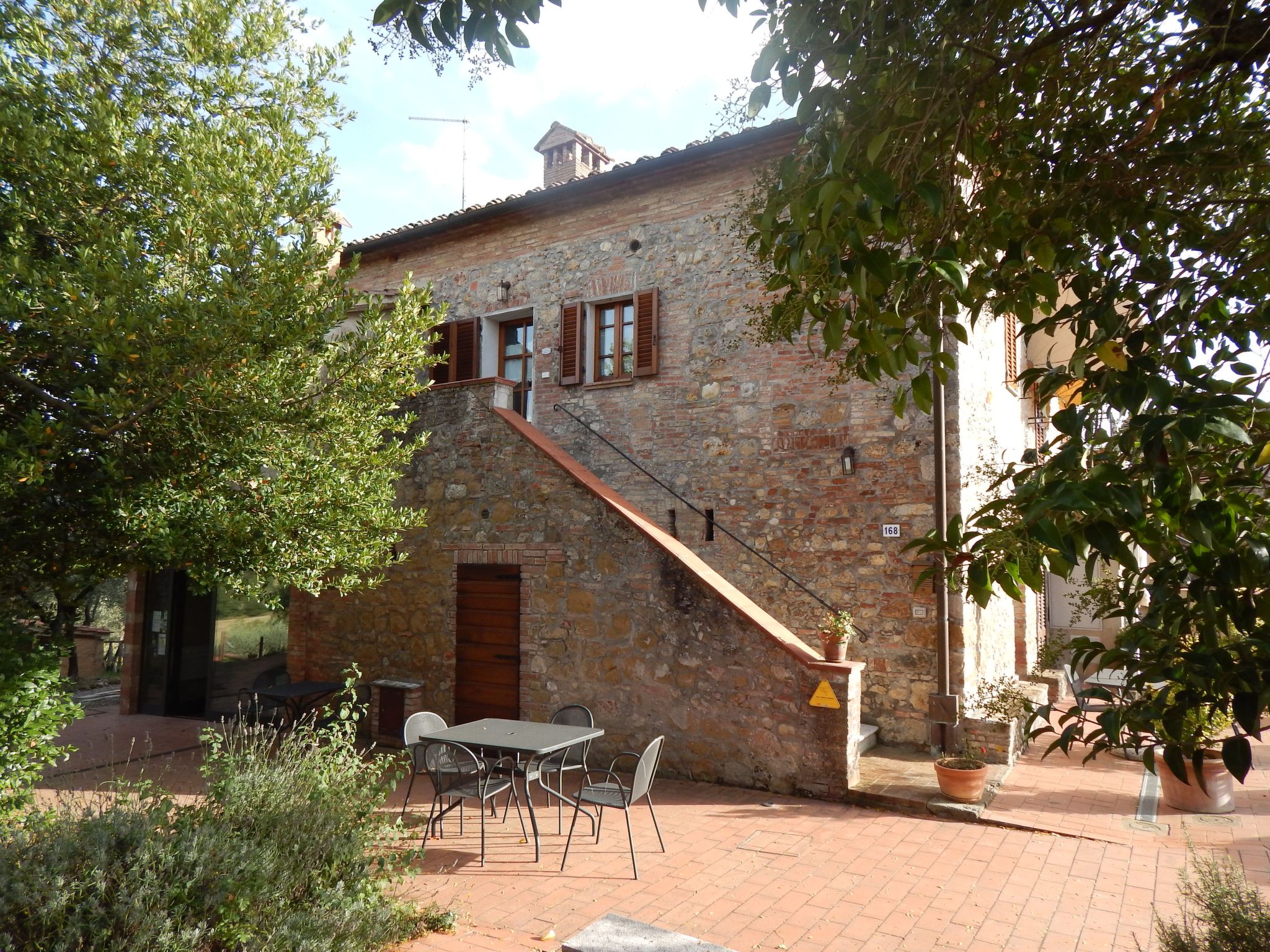 Dreizimmerwohnung für 4 Personen 3 km vom Zentru-Buiten