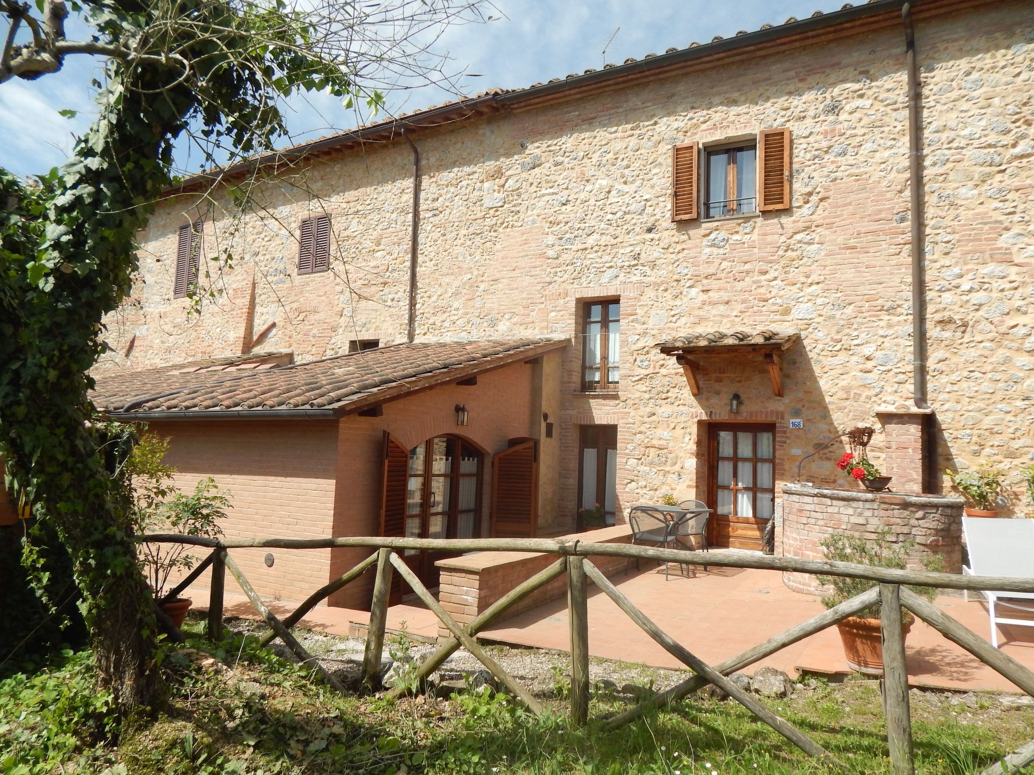 Photo of Wohnung auf dem Lande, 3 km vom Zentrum von Siena entfernt
