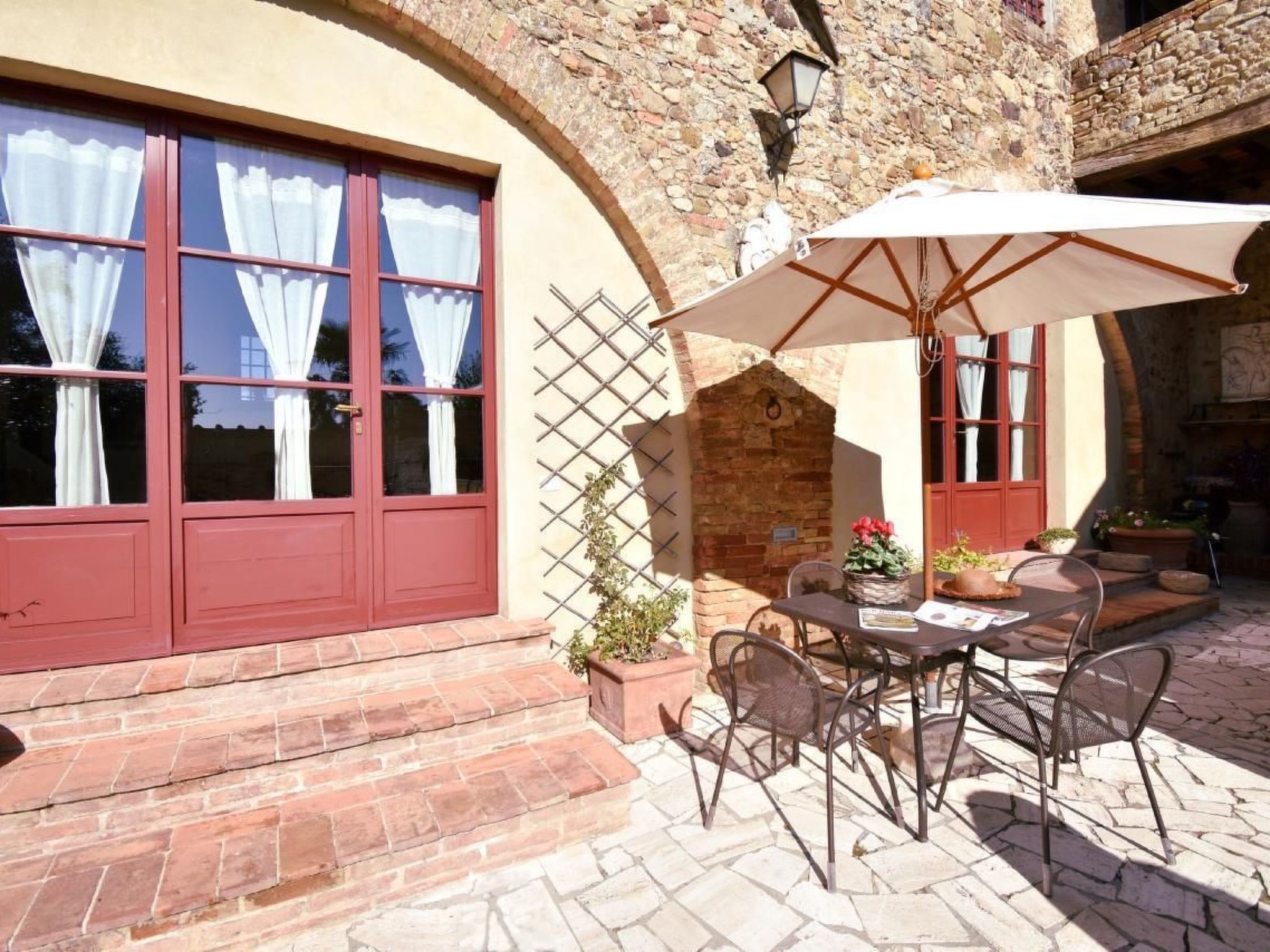 Wohnung in Bauernhaus mit großem Garten, Schwimmbad-Image-tags.info