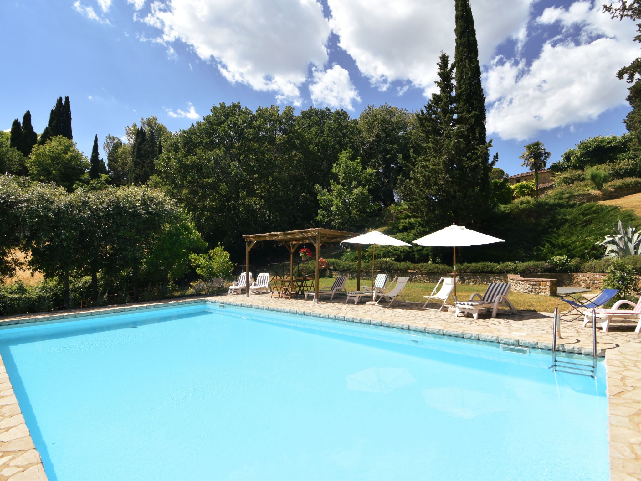 Wohnung in Bauernhaus mit großem Garten, Schwimmbad-Outside