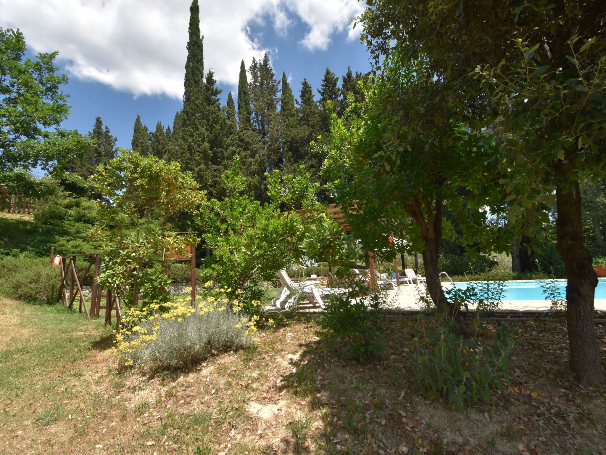 Wohnung in Bauernhaus mit großem Garten, Schwimmbad-Image-tags.info