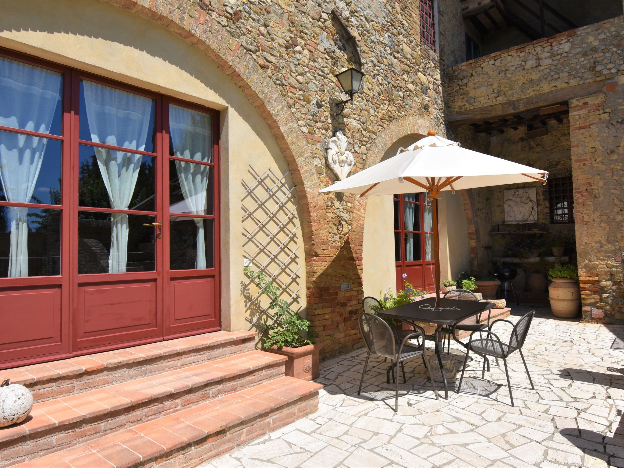 Photo of Wohnung in Bauernhaus mit großem Garten, Schwimmbad