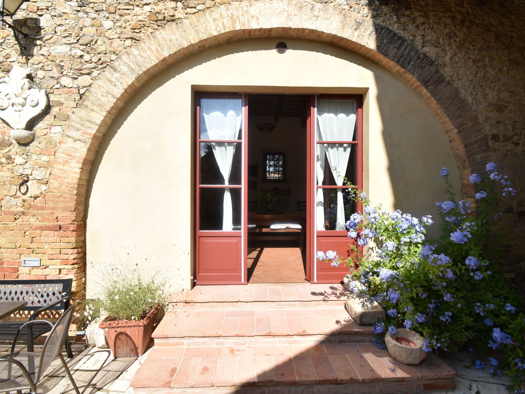 Photo of Wohnung in Bauernhaus mit großem Garten, Schwimmbad