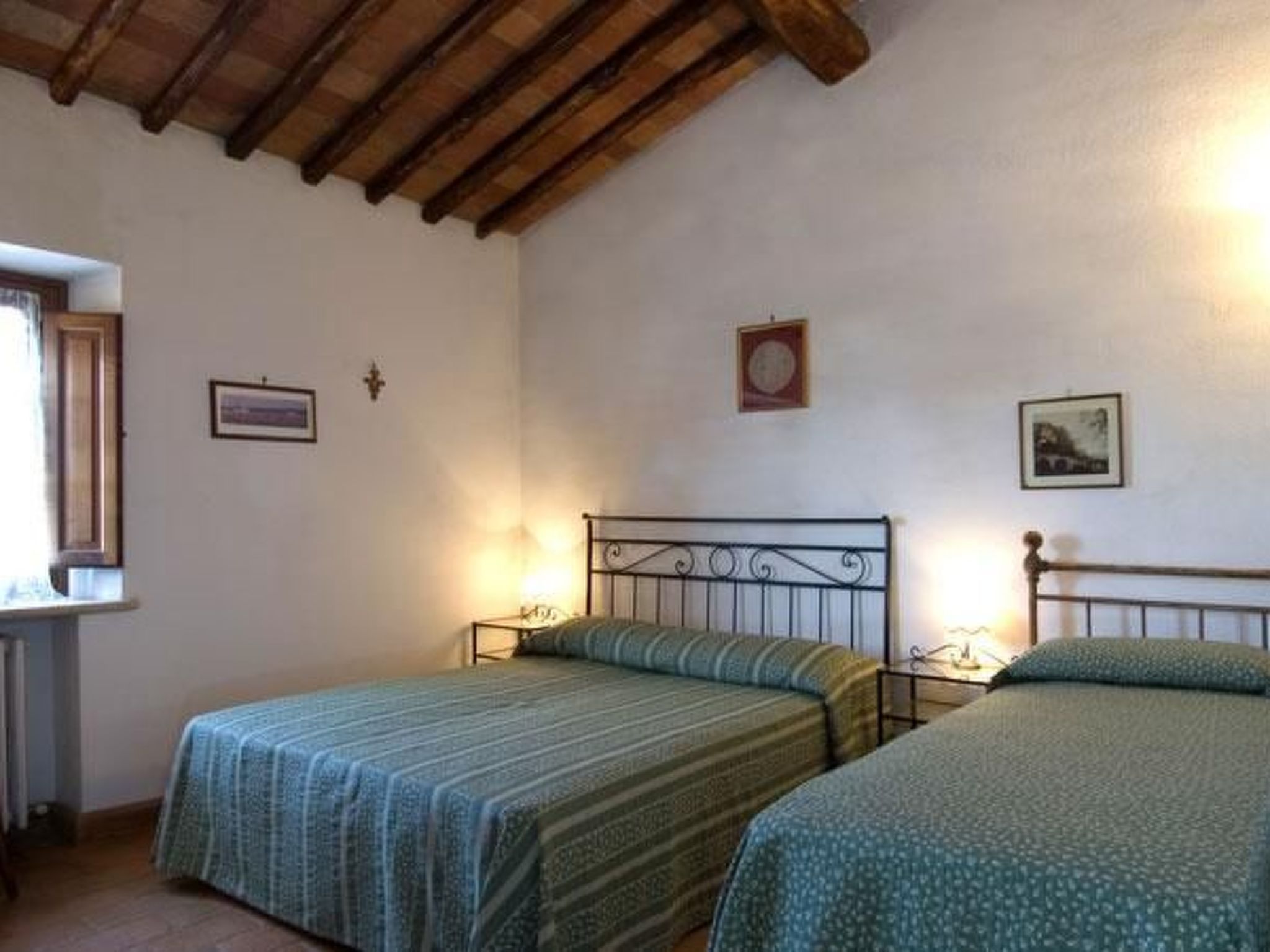 Sage' Anwesen mit Privatparkplatz-Binnen