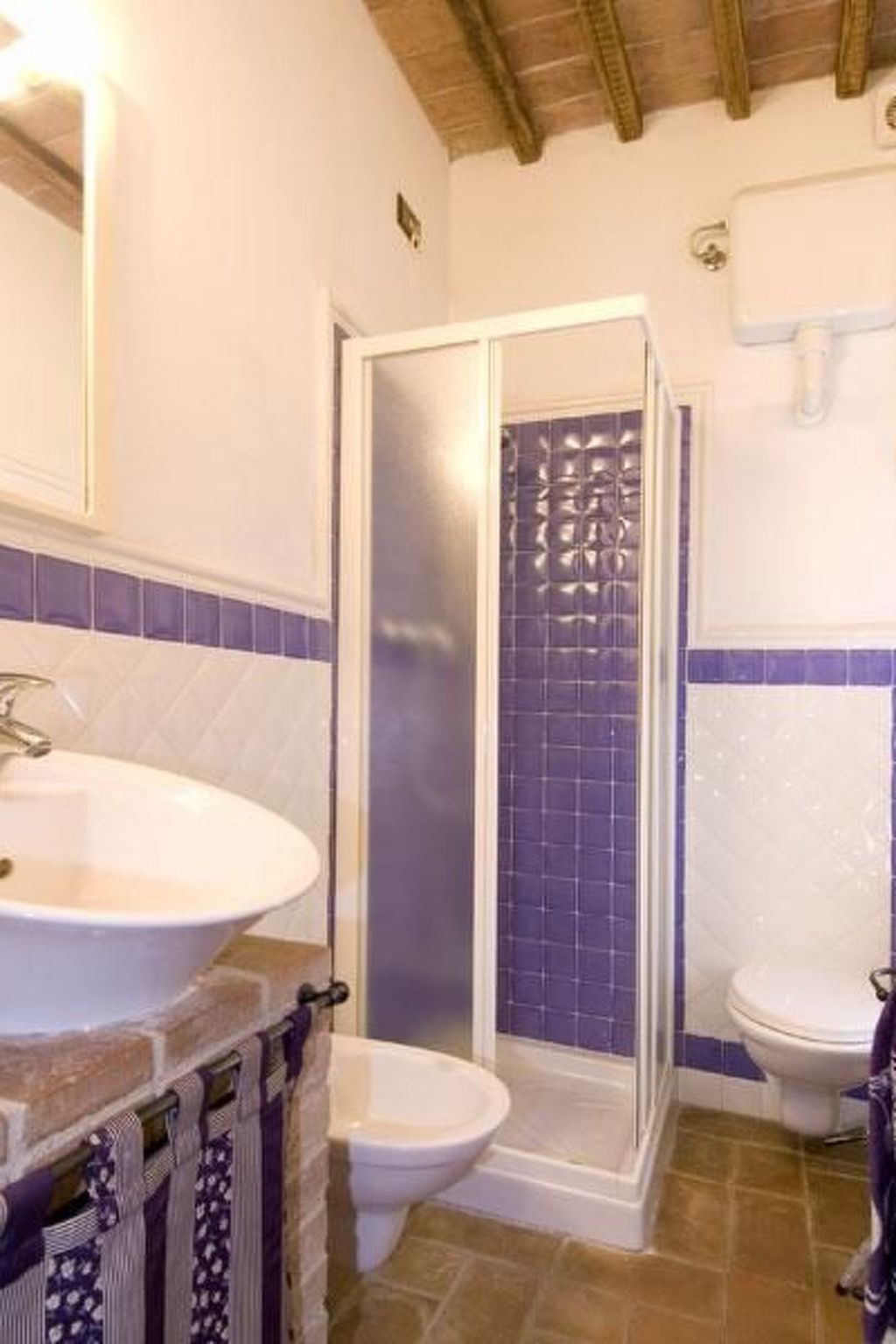 Rosa' Anwesen mit Privatparkplatz-Binnen