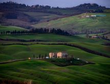 Vrijstaand Toscaans huisje met zwembad en airco nabij Siena - thumbnail 2