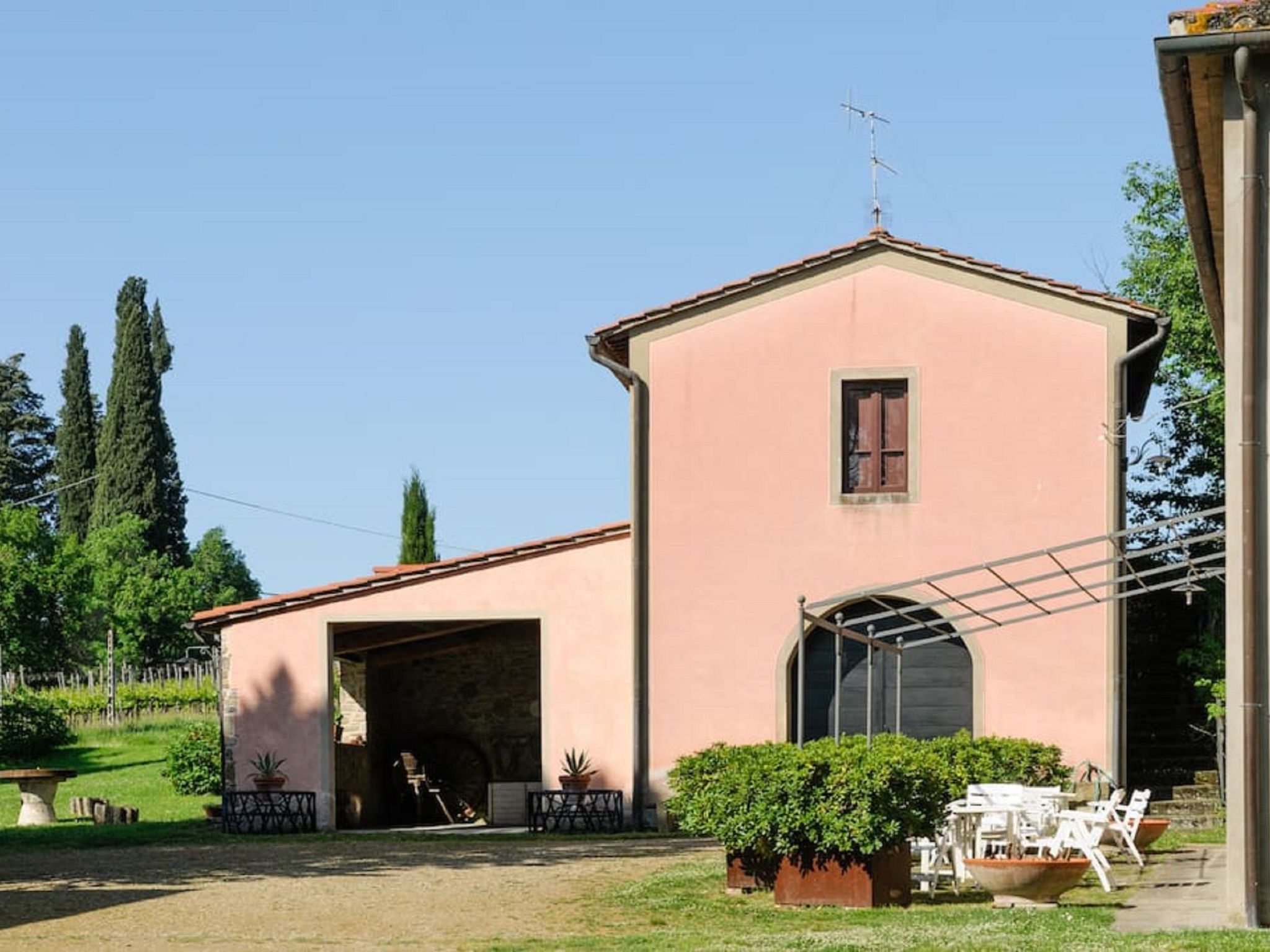 'Yellow House-Outside