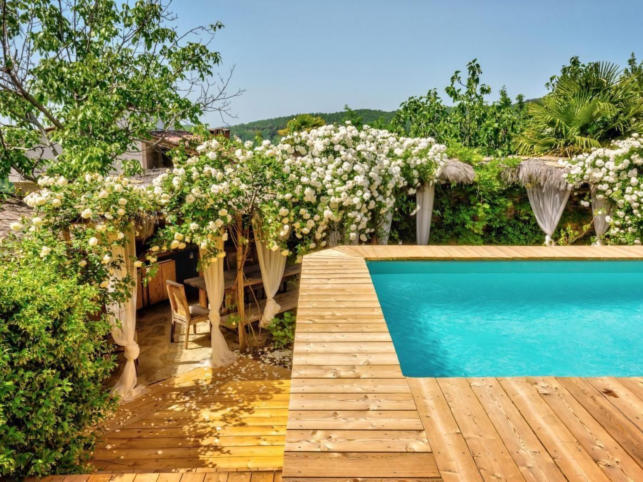 Wohnung in Marcena mit privatem Garten-Outside