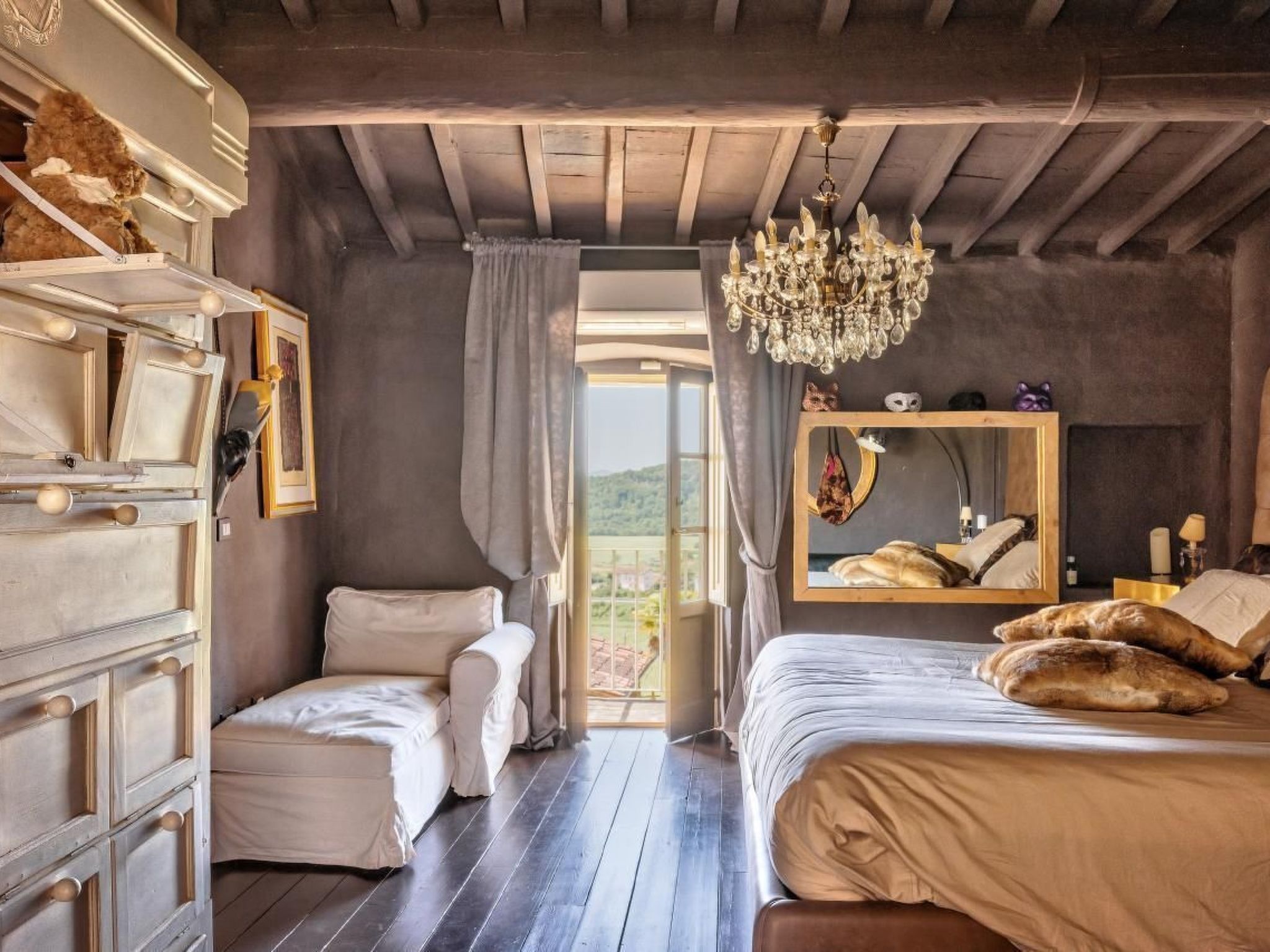 Wohnung in Marcena mit privatem Garten-Inside