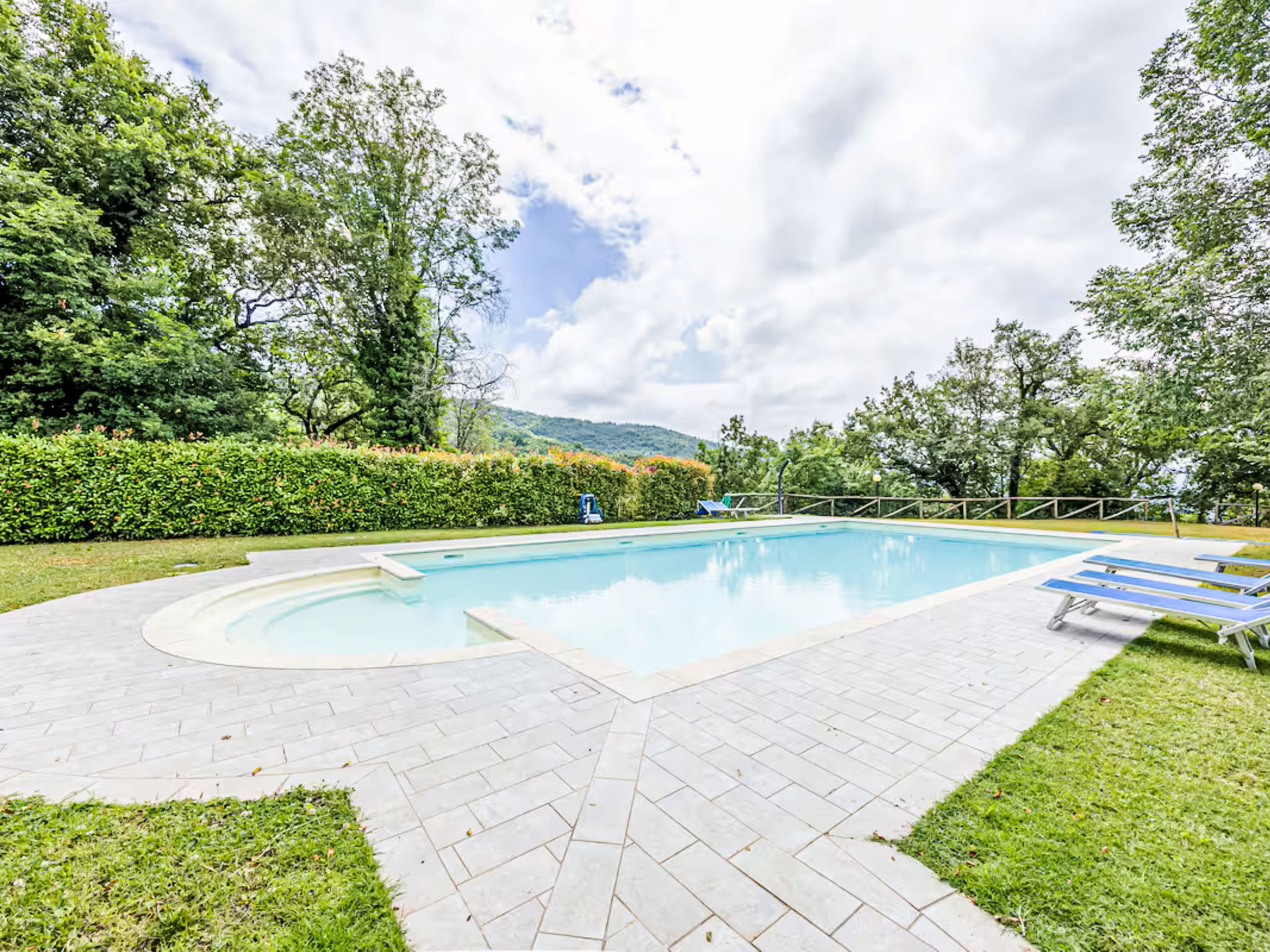 Il Frassino del Borgo di Ghiora-Buiten