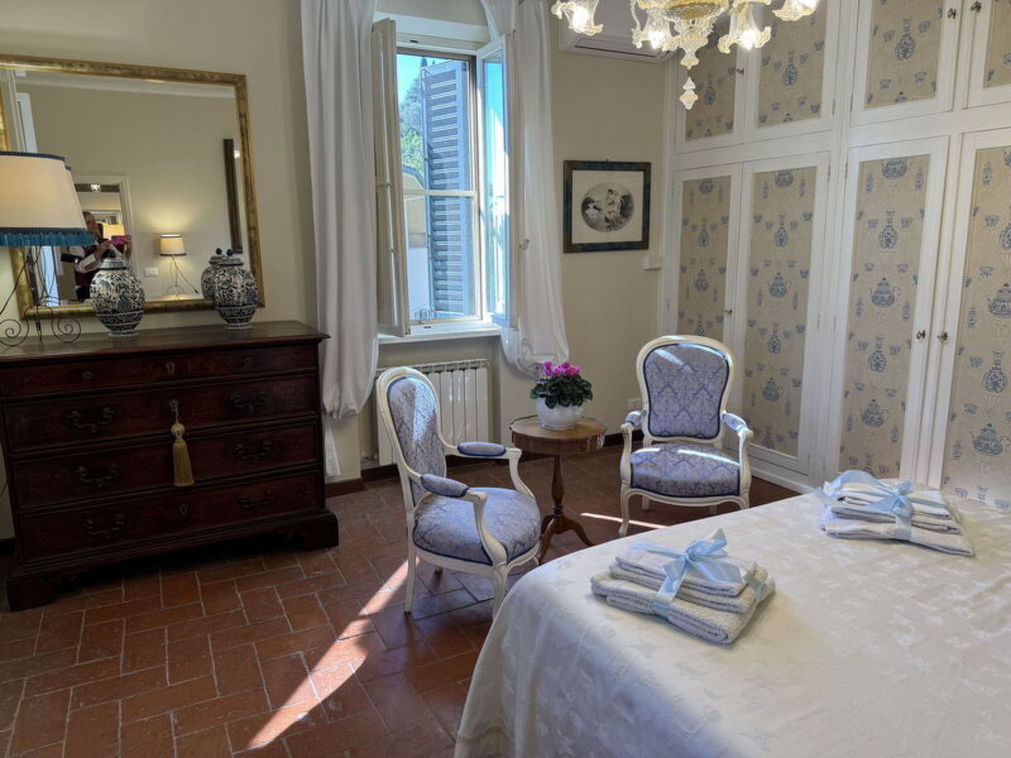 Casa Mia - Inside