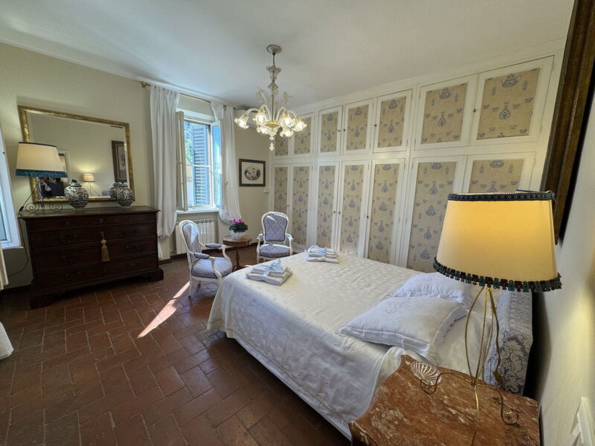 Casa Mia - Inside