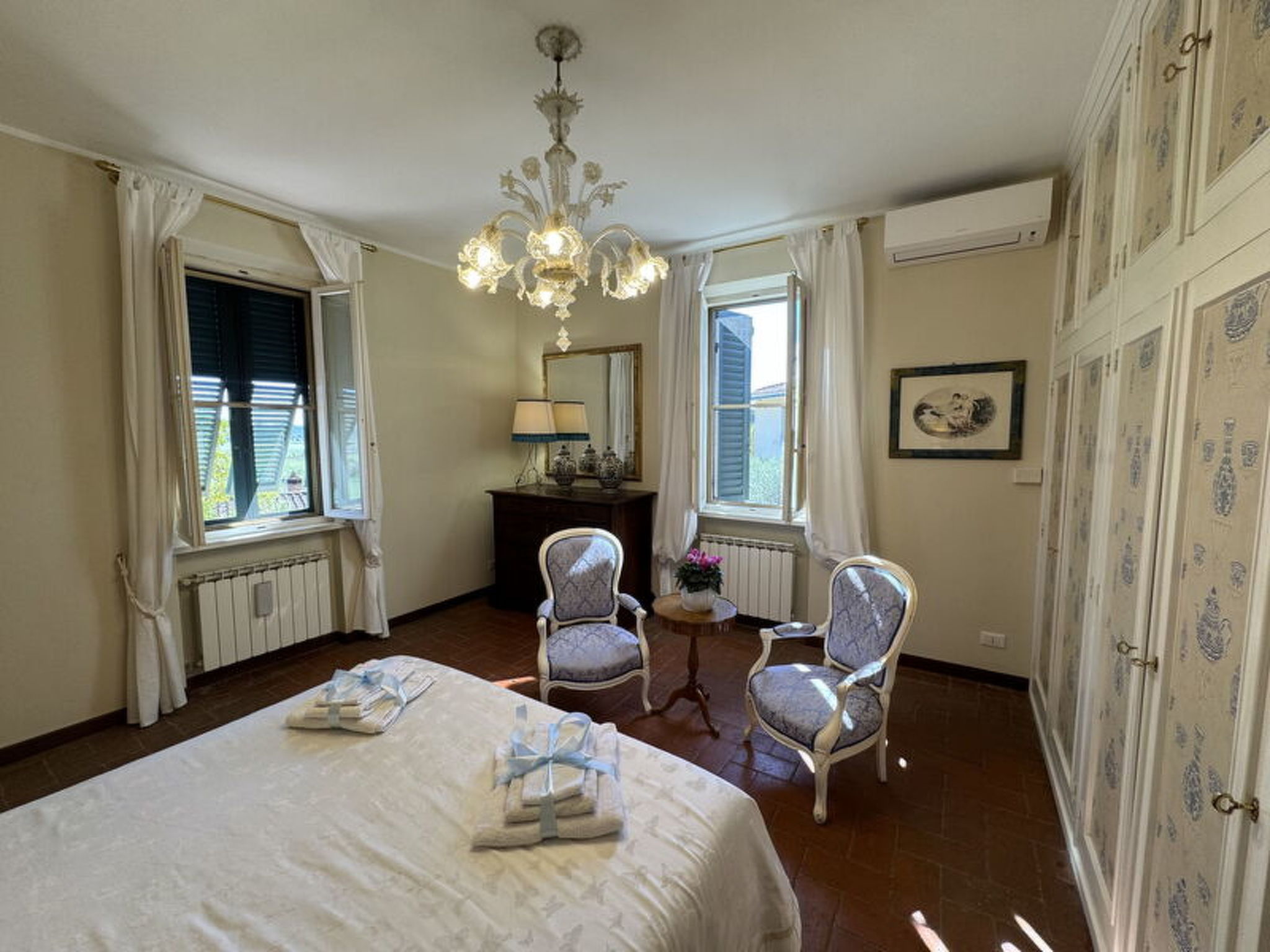 Casa Mia - Inside