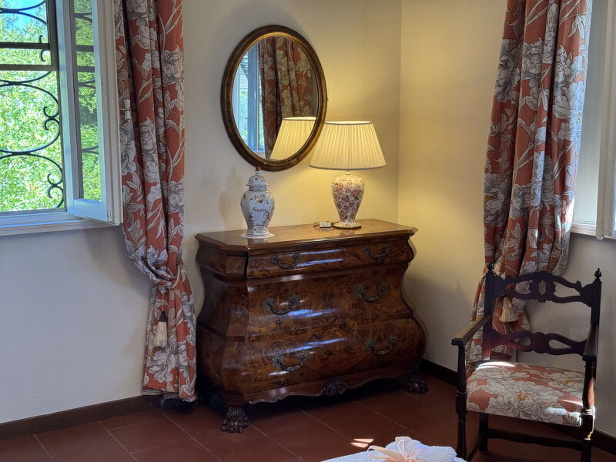 Casa Mia - Inside