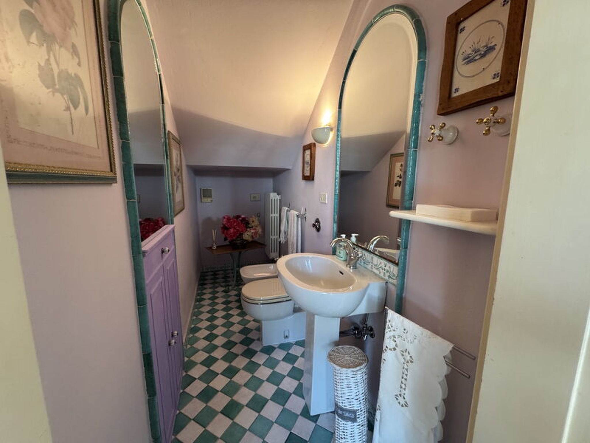 Casa Mia - Inside