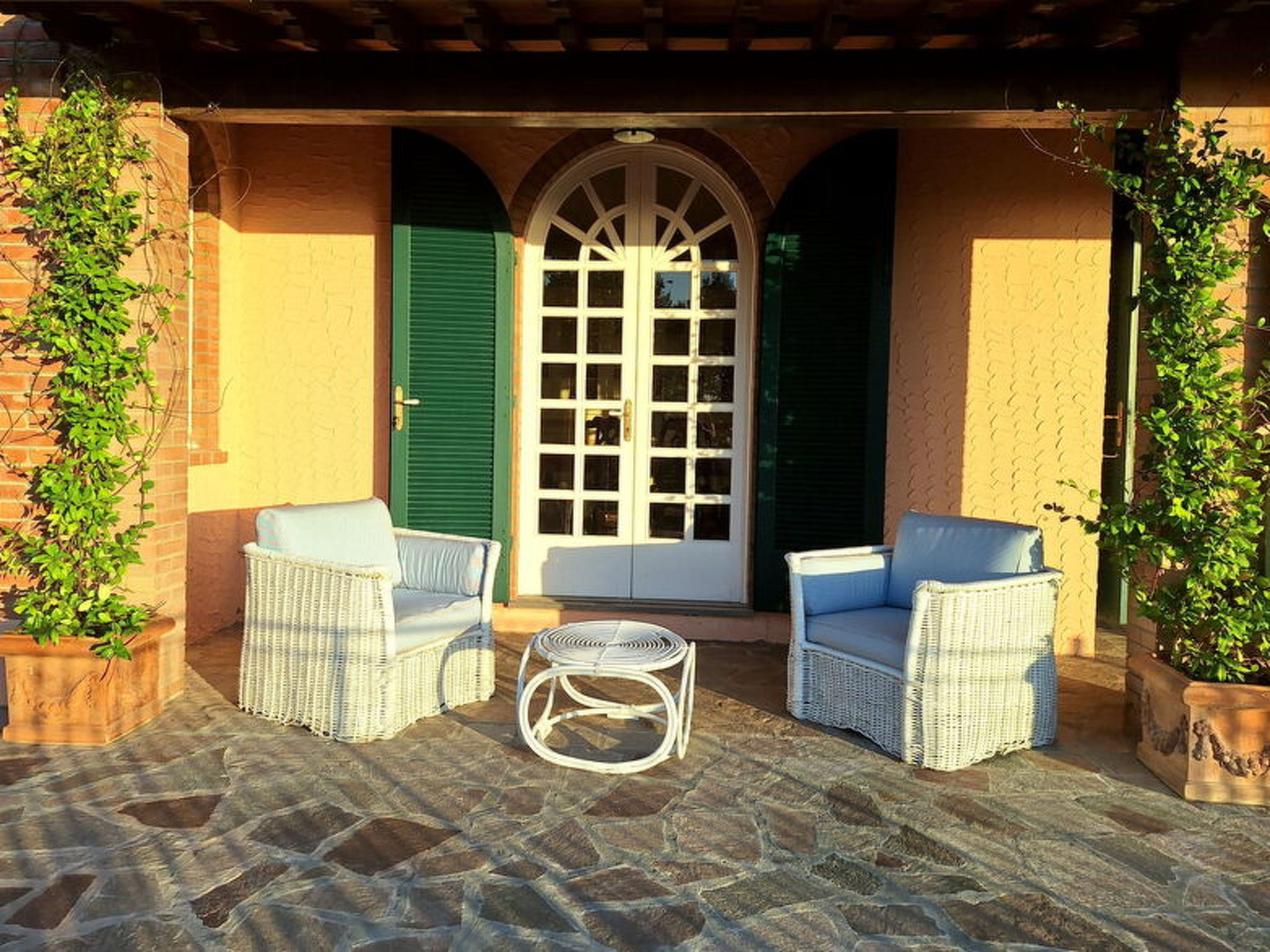 Casa Mia - Inside