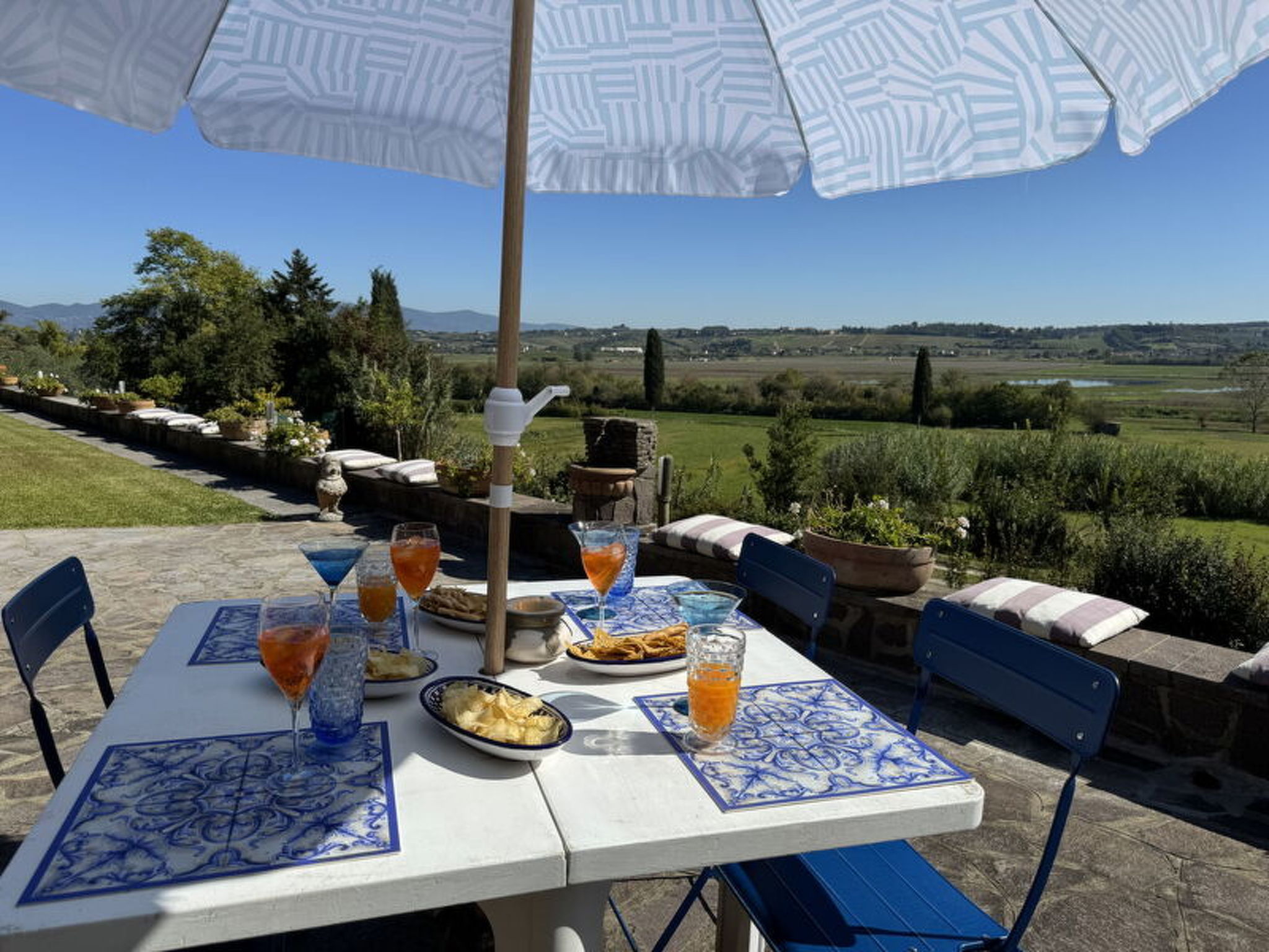 Casa Mia - Outside