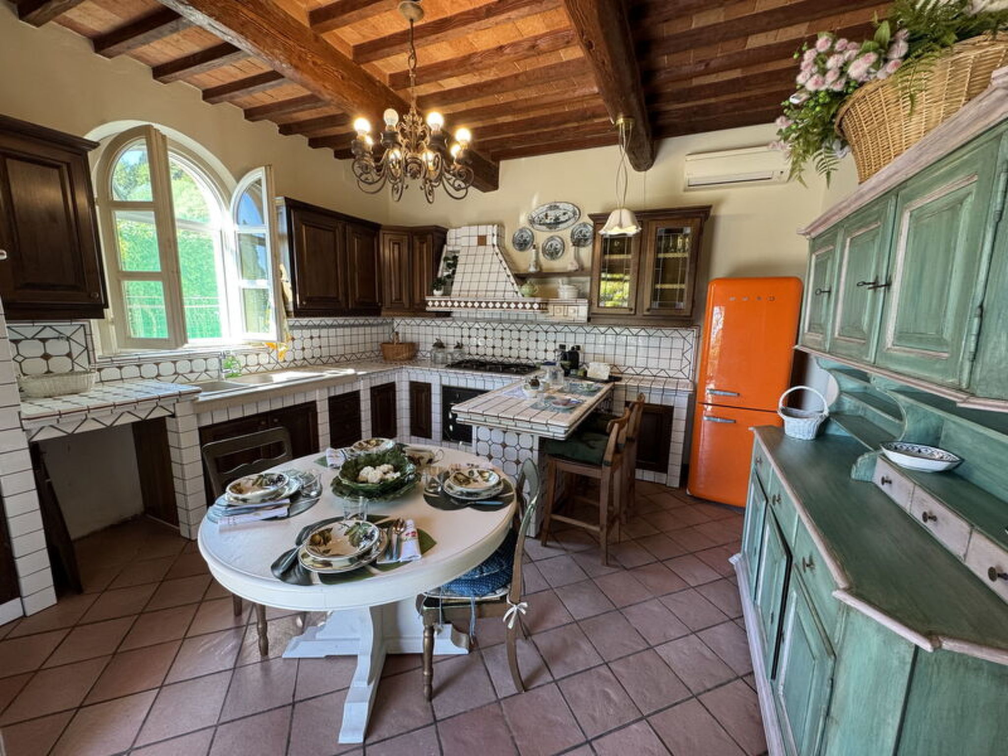 Casa Mia - Inside
