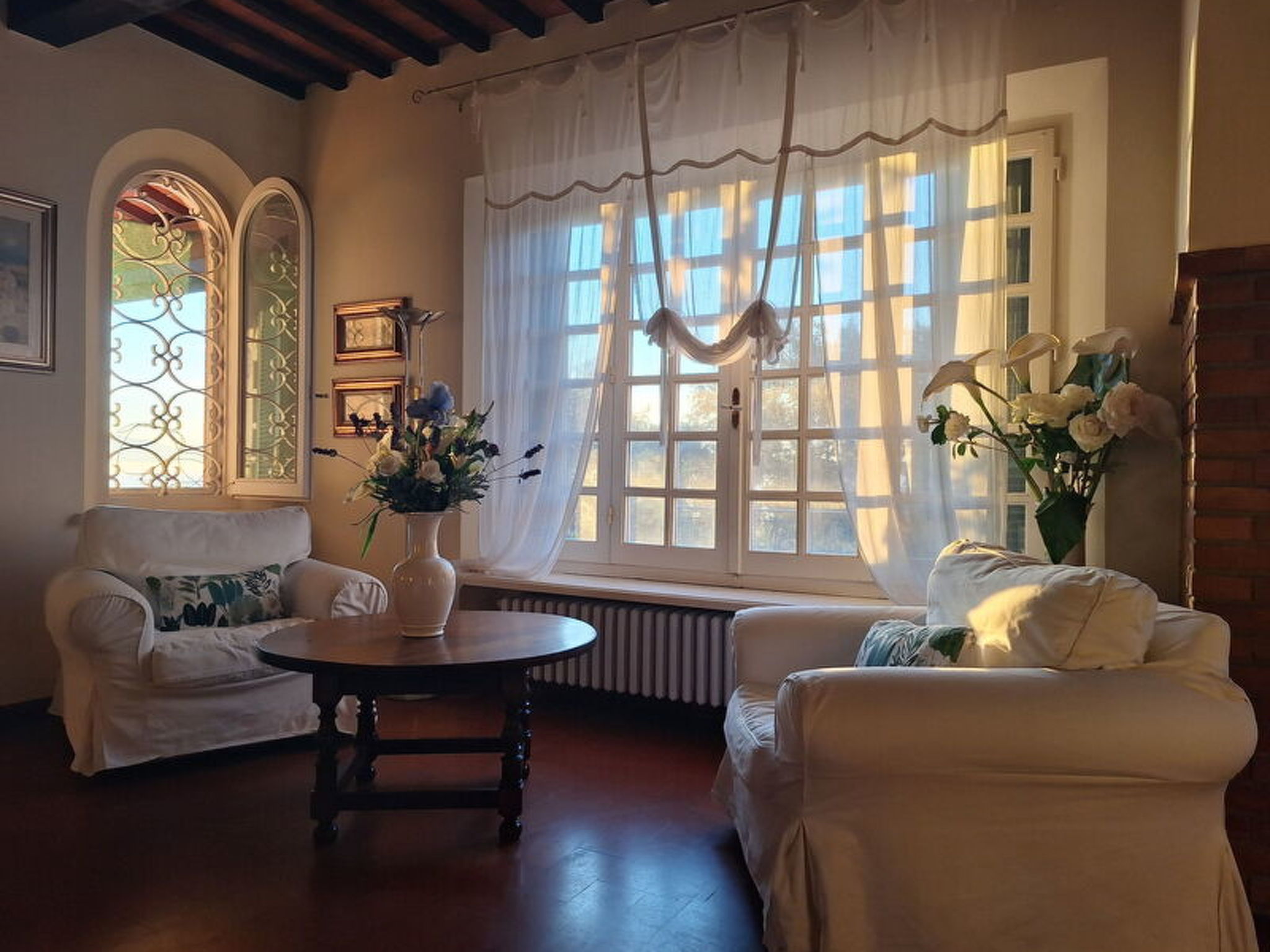 Casa Mia - Inside