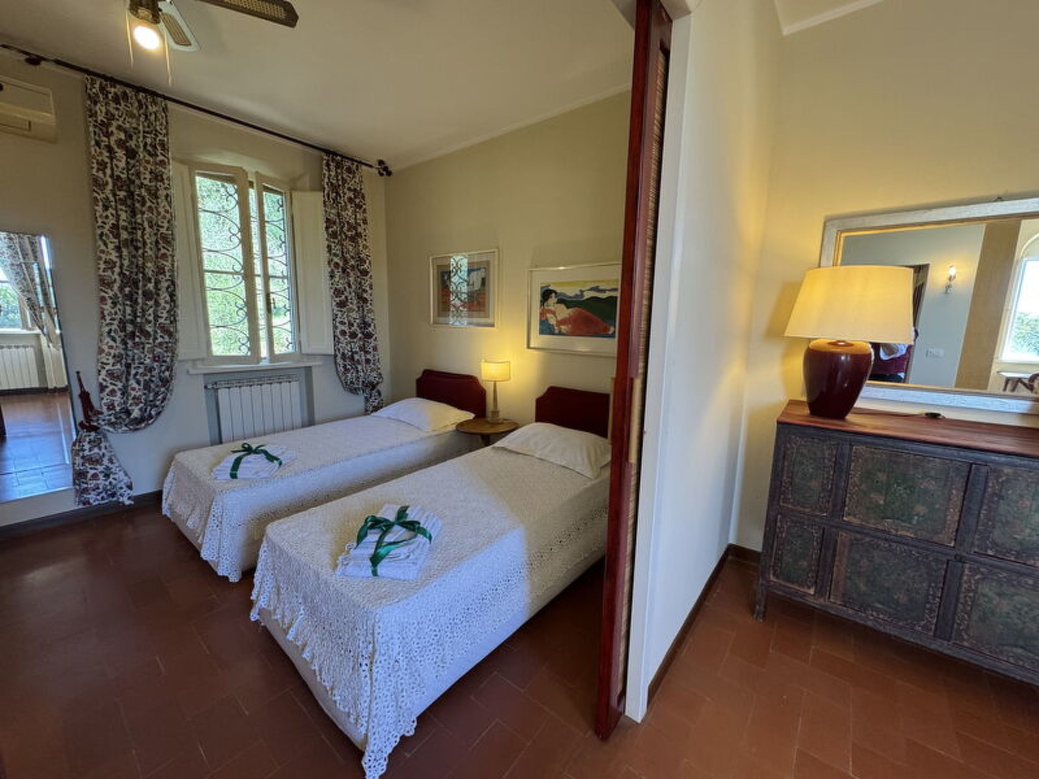 Casa Mia - Inside