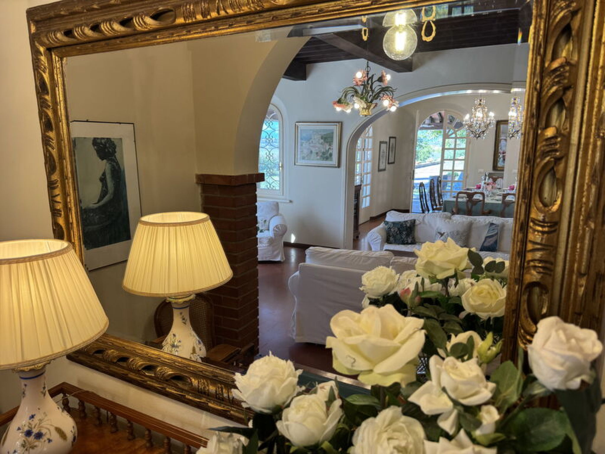 Casa Mia - Inside