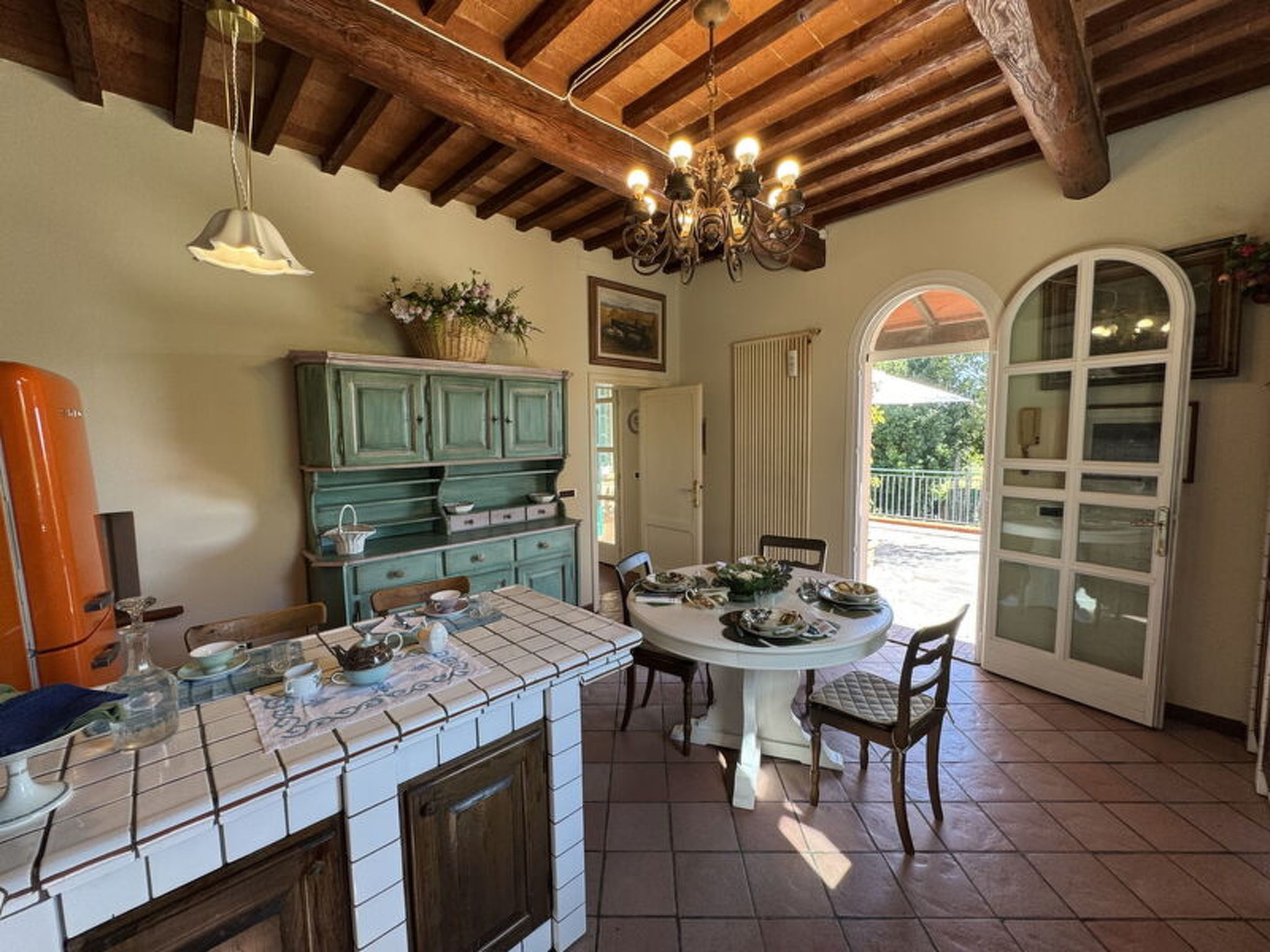 Casa Mia - Inside