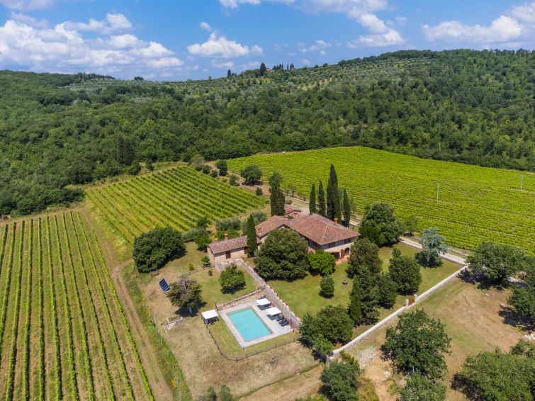 Op 1 km van het centrum: Ruime boerderij Casavecchia in Pergine Valdarno in Pergine Valdarno