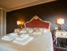 Villa La Foce: Elegante privévilla met panoramisch uitzicht bij Cortona - thumbnail 3