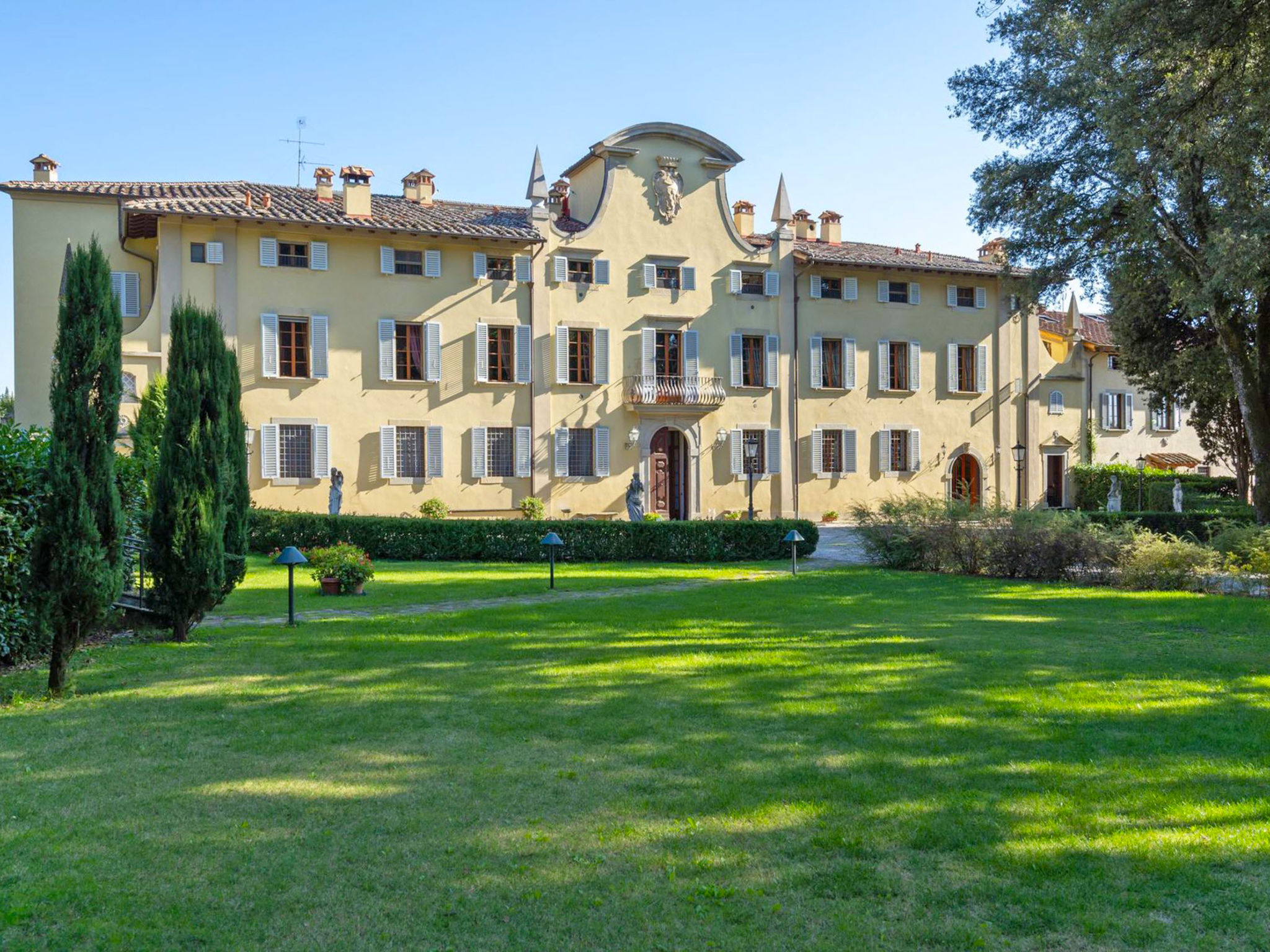 Vakantiehuis met privé zwembad in Borgo San Lorenzo (Italië) voor 26 personen
