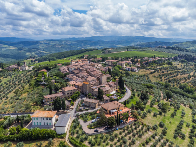 6-persoons appartement met open haard in centrum San Donato in Poggio in San Donato in Poggio