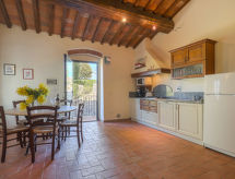 Gerenoveerd landhuis met zwembad en uitzicht op de Chianti wijngaarden - thumbnail 6