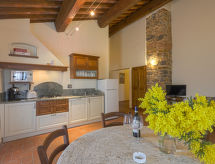 Gerenoveerd landhuis met zwembad en uitzicht op de Chianti wijngaarden - thumbnail 4