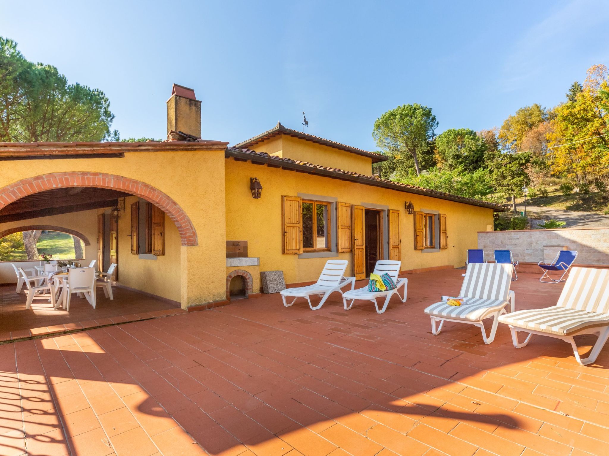 'Villa Rondini' mit Terrasse