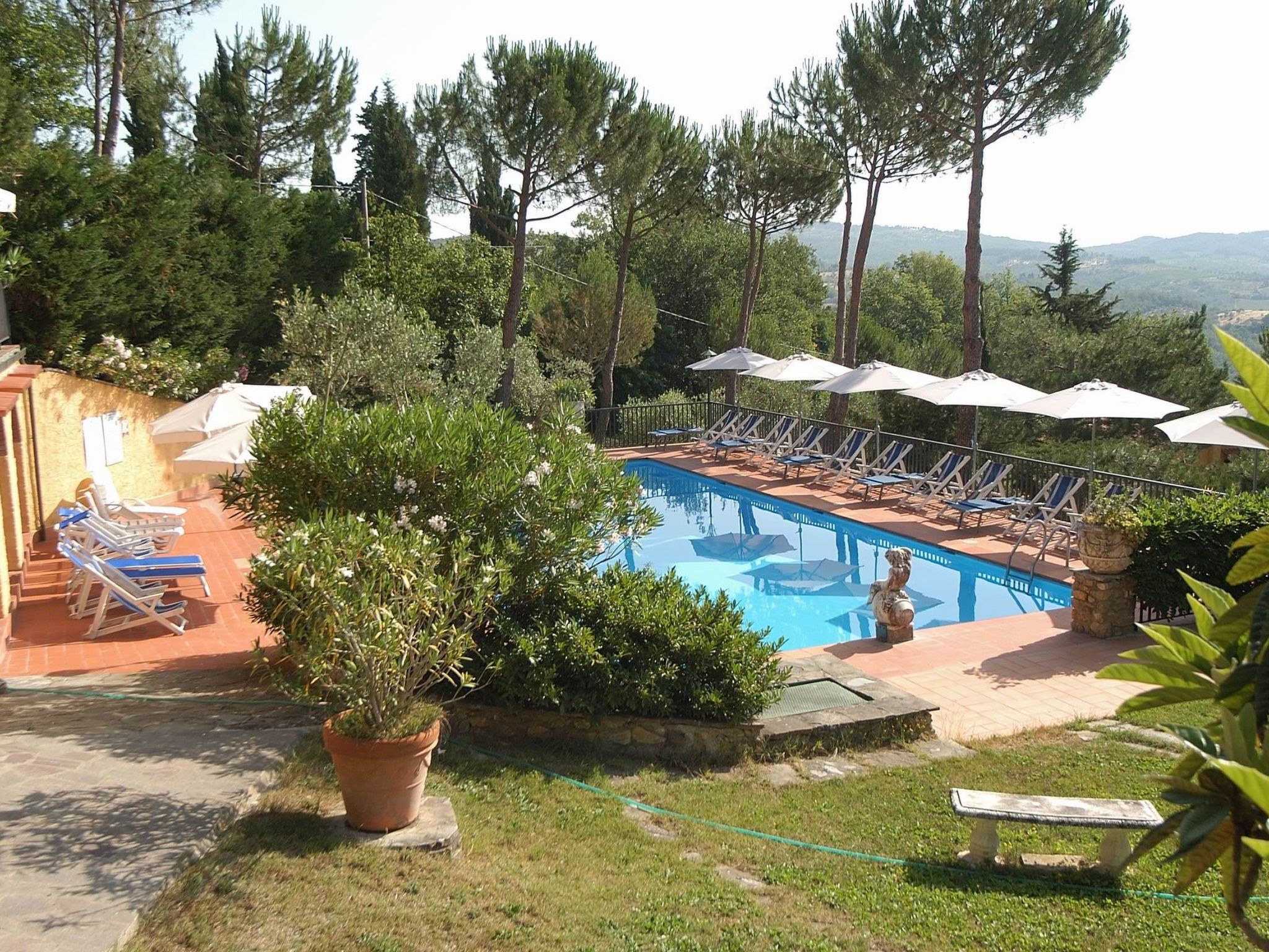 'Villa Rondini' mit Terrasse