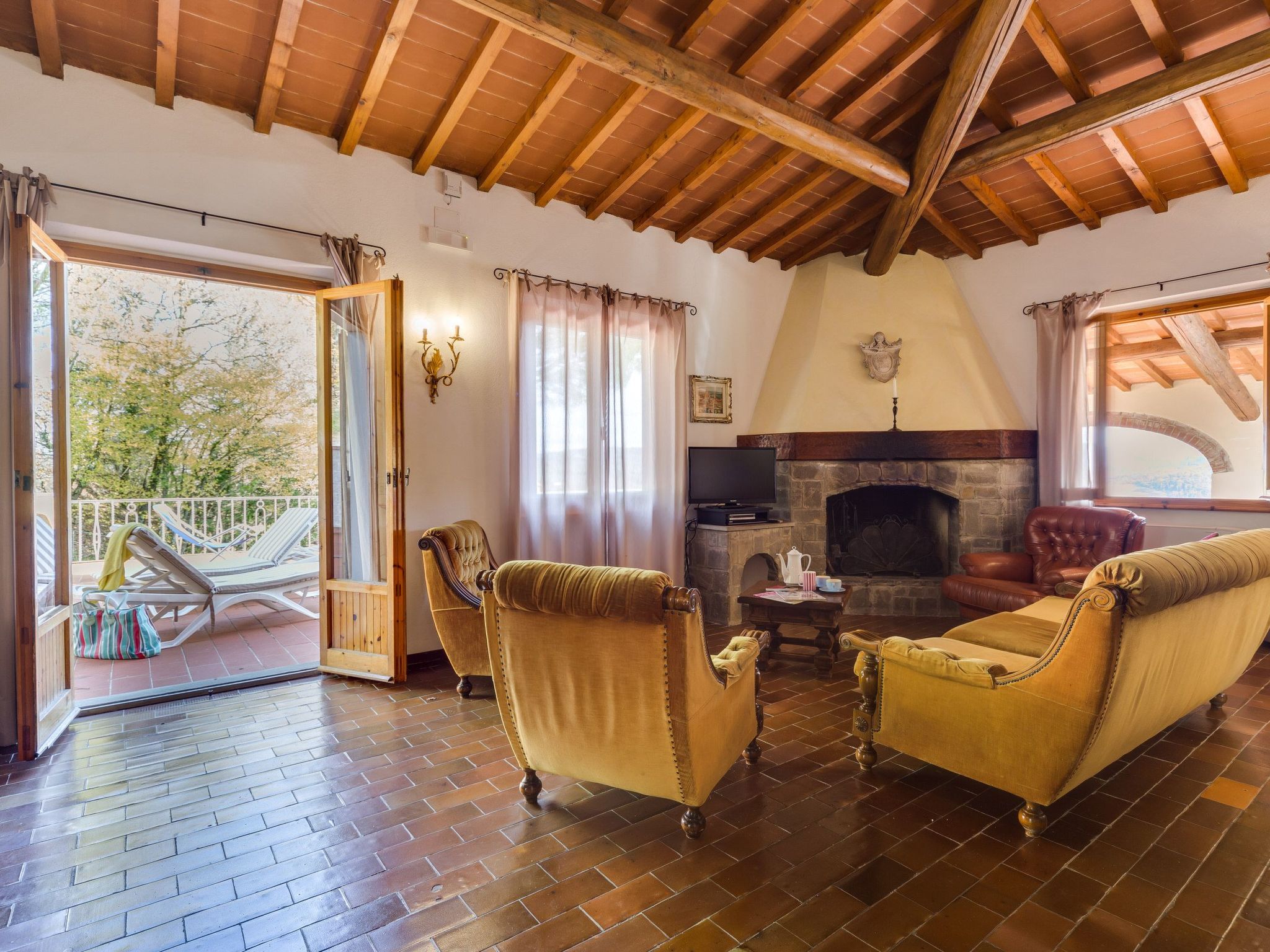 'Villa Rondini' mit Terrasse