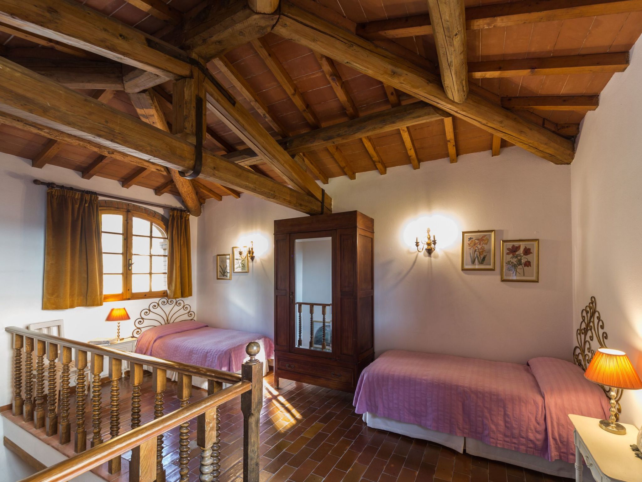 'Villa Rondini' mit Terrasse-Inside