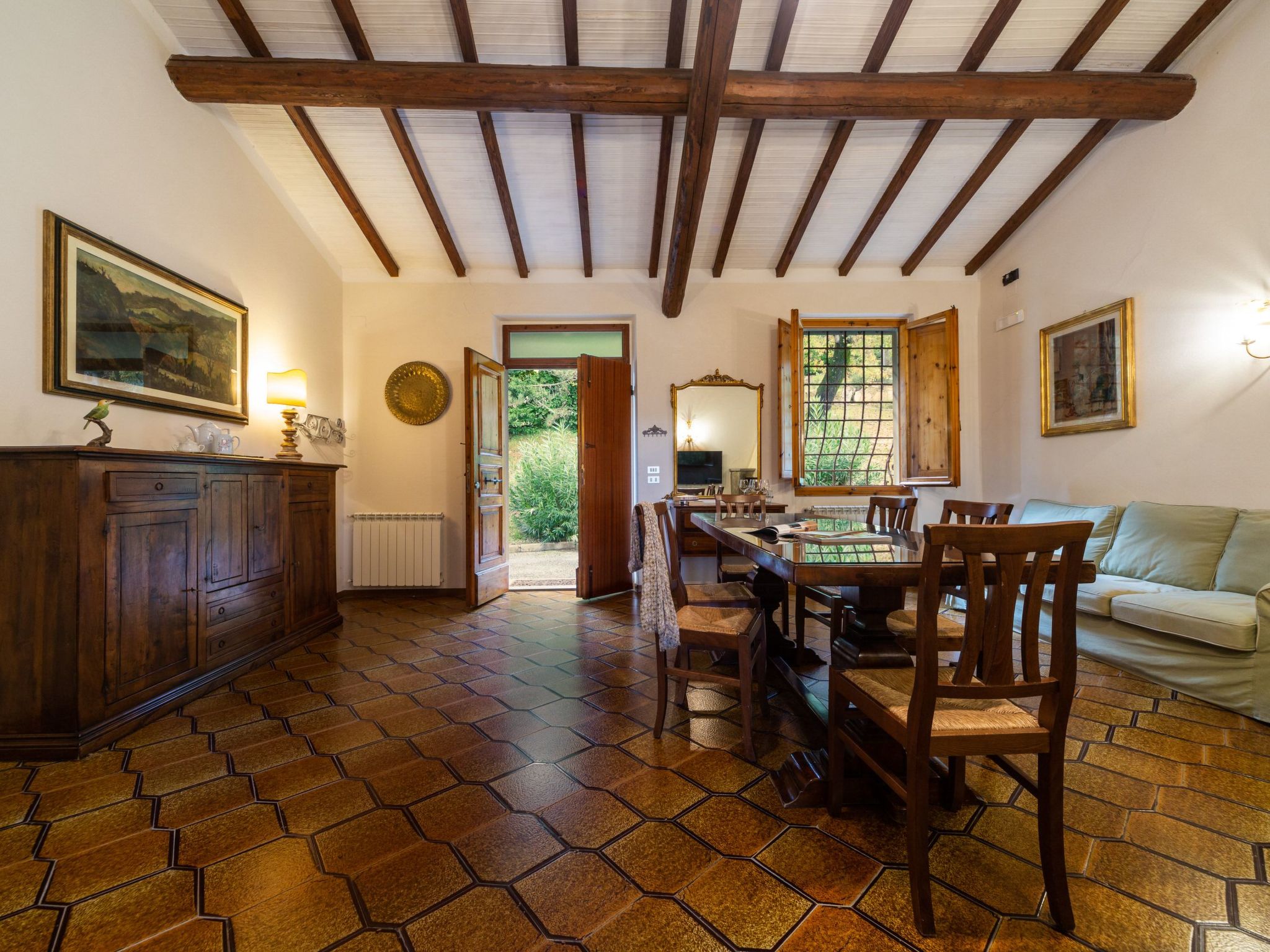 Wohnung Duchessina mit Garten und Pool-Binnen