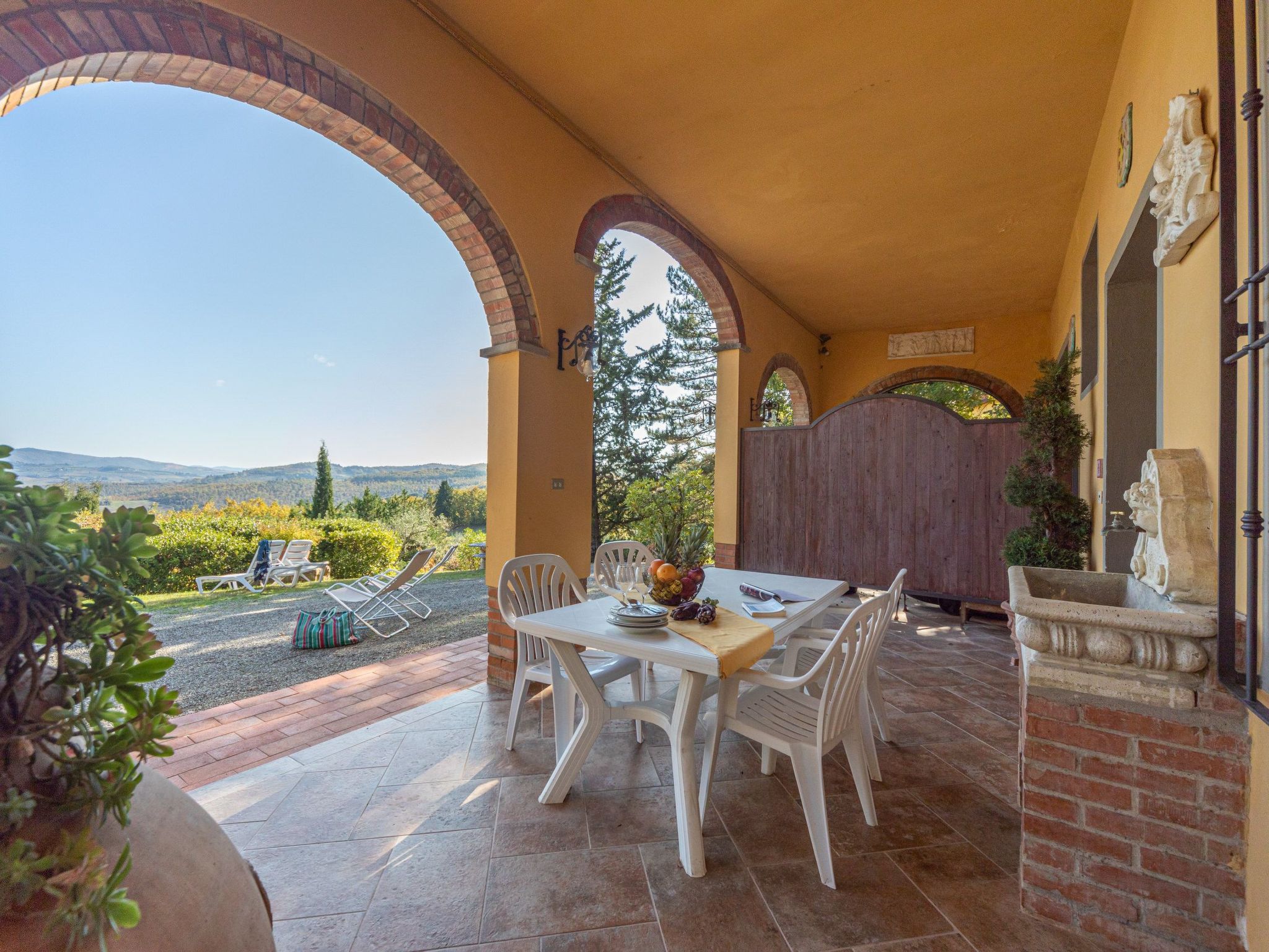 Unterkunft mit Panoramaterrasse, für 4 Personen