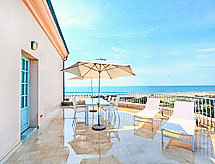 Suite 48: Stijlvol appartement direct aan het strand van Tirrenia - thumbnail 1