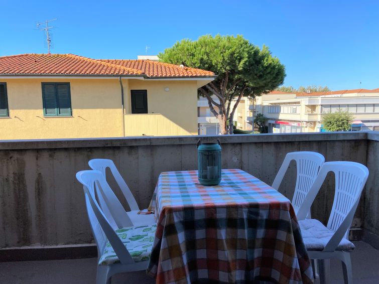 Search and Stay destination Vada, Toscana - Italy from AU$ 123. Palazzeta III