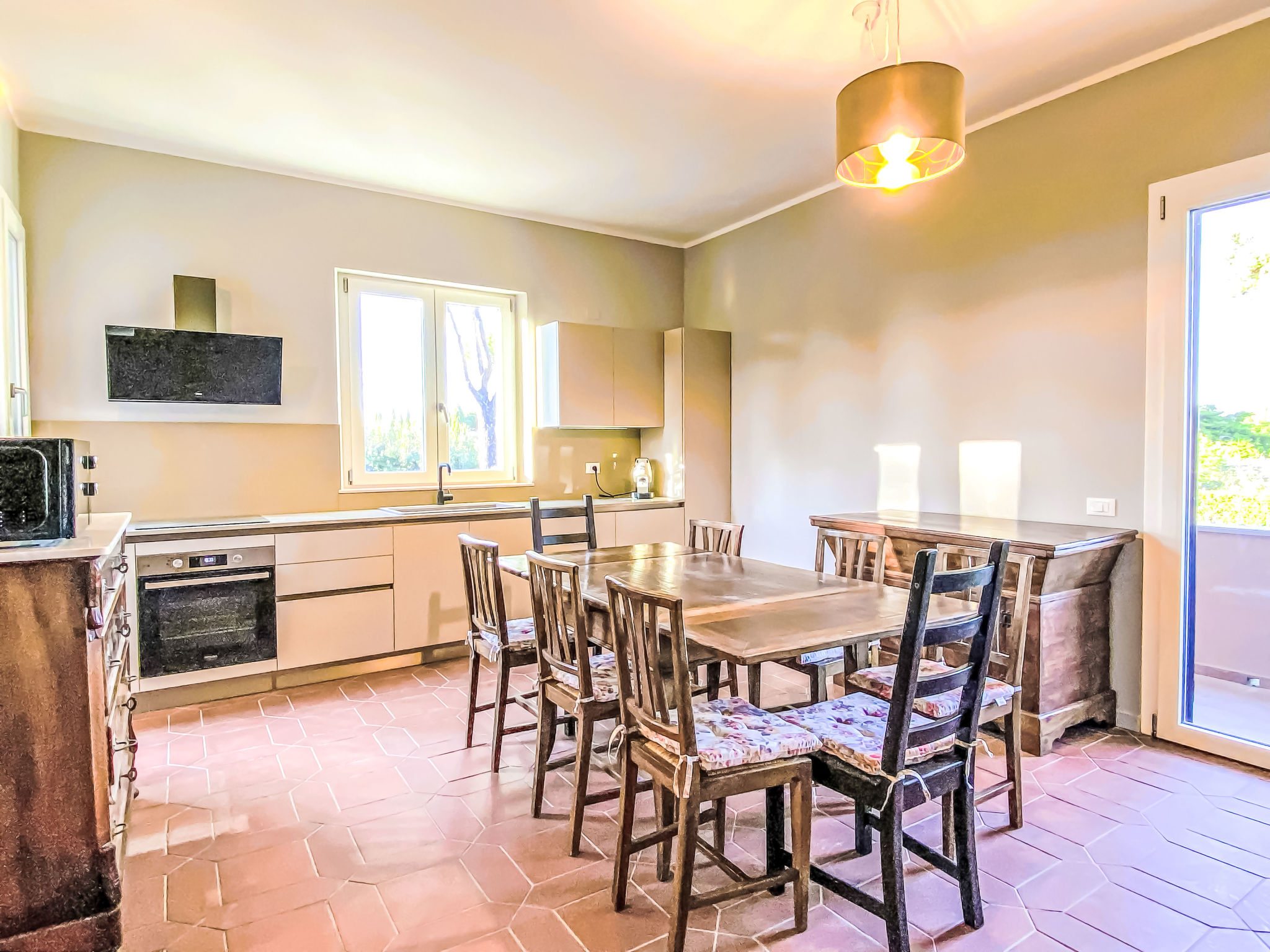 Rose Adriano Home - Binnen