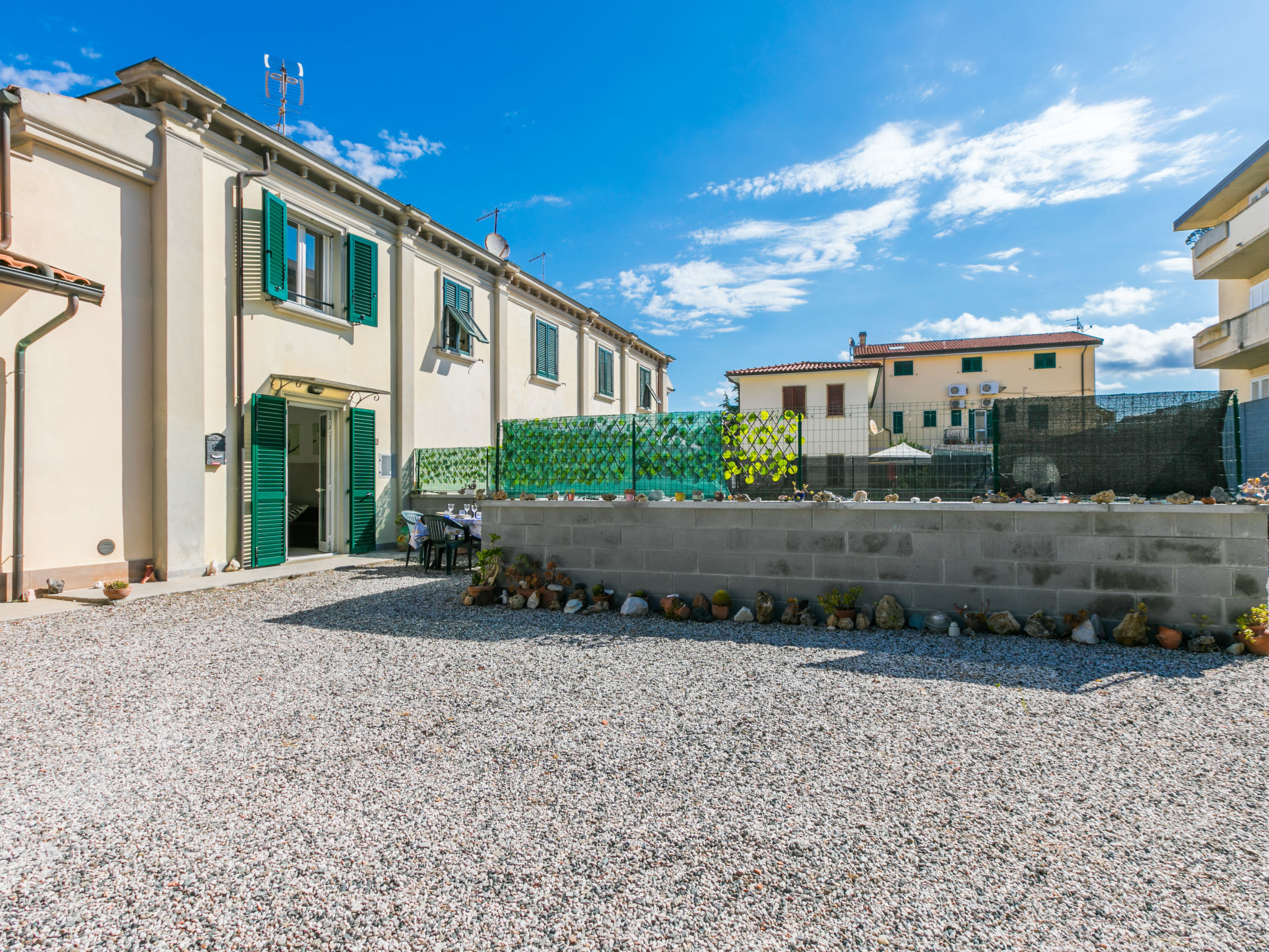 Trilo Via Adige-Draußen
