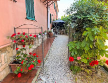 Knus Toscaans appartement met zwembad, op 2,5 km van zee - thumbnail 2